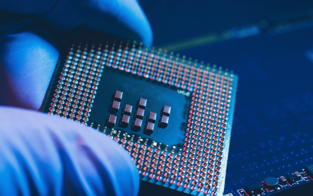 Instalación de adaptadores y periféricos durante mantenimiento